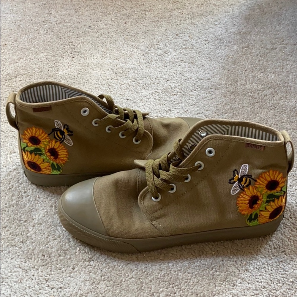 Bangs seasonal sunflower shoes.